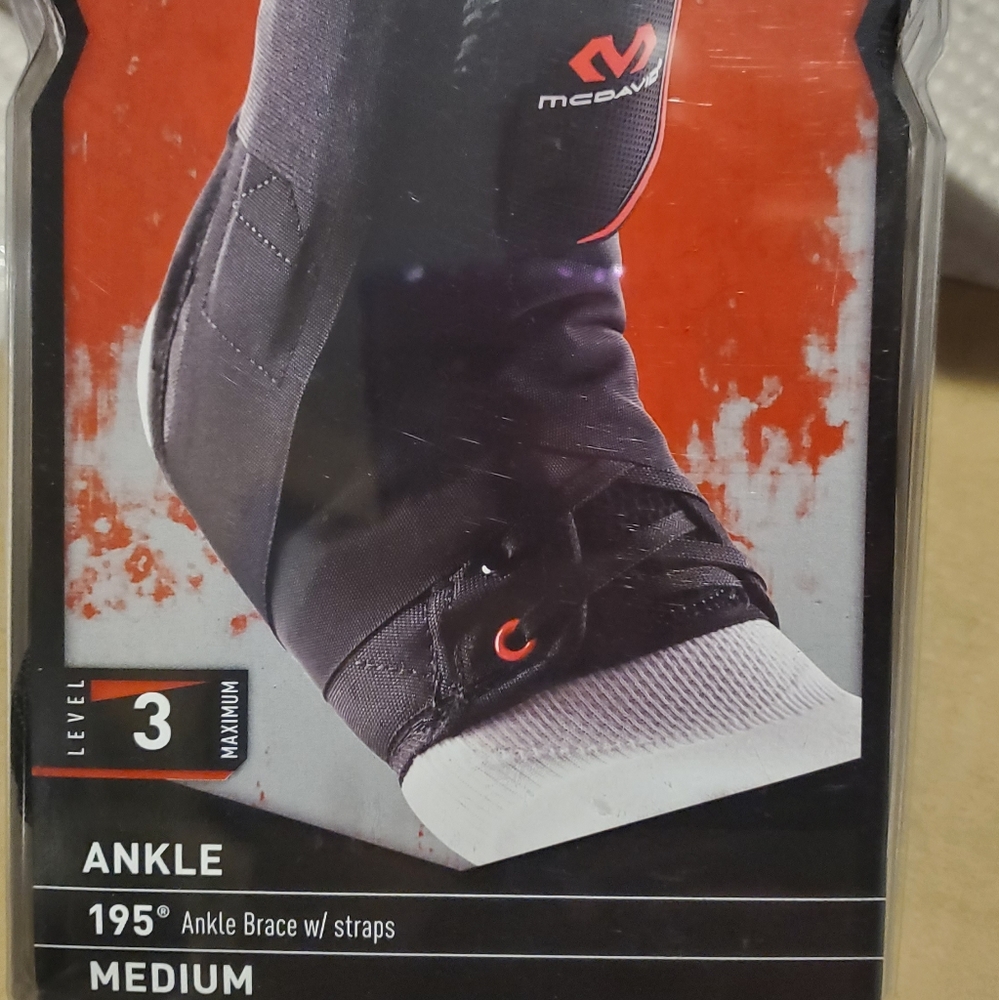 NWT McDavid ankle support